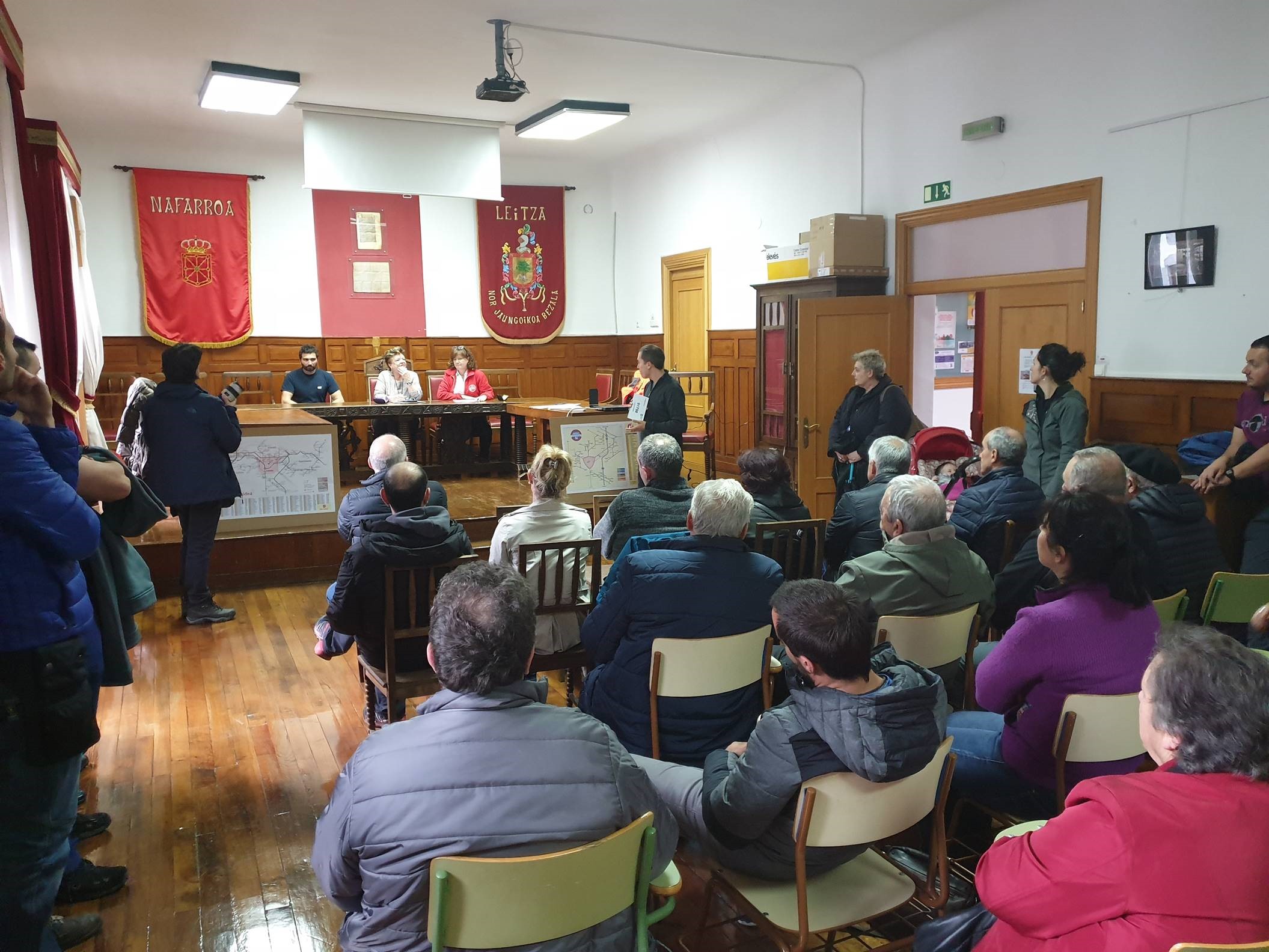 Salón de plenos del Ayuntamiento de Leitza durante la reunión